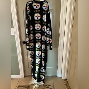 NFL Steelers XXL fleece footie pajamas/comfort wear.